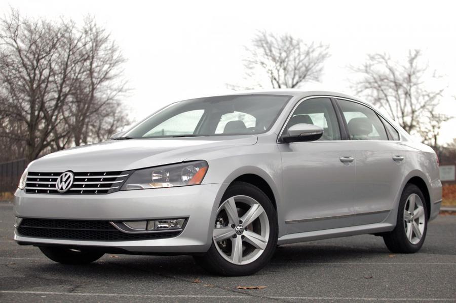  Volkswagen Passat 2.5L SEL Premium 2012 года  (фото 24 из 36)